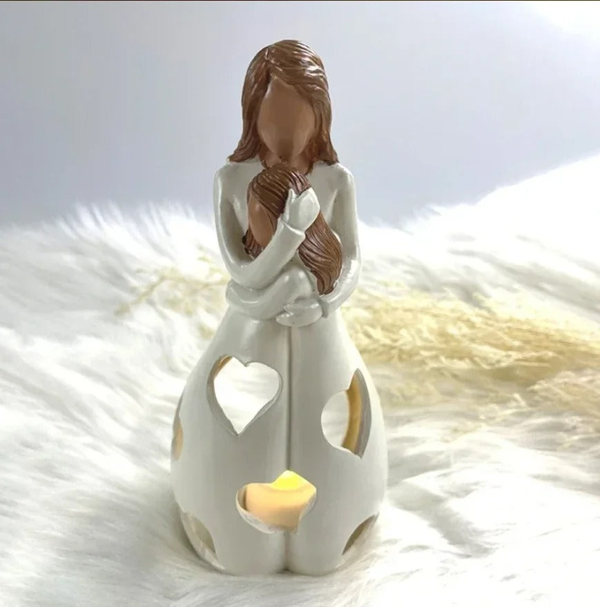 LAMPKA MATKI PRZYTULAJĄCEJ CÓRKĘ