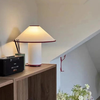 DESIGNERSKA LAMPA STOŁOWA Z TKANINY