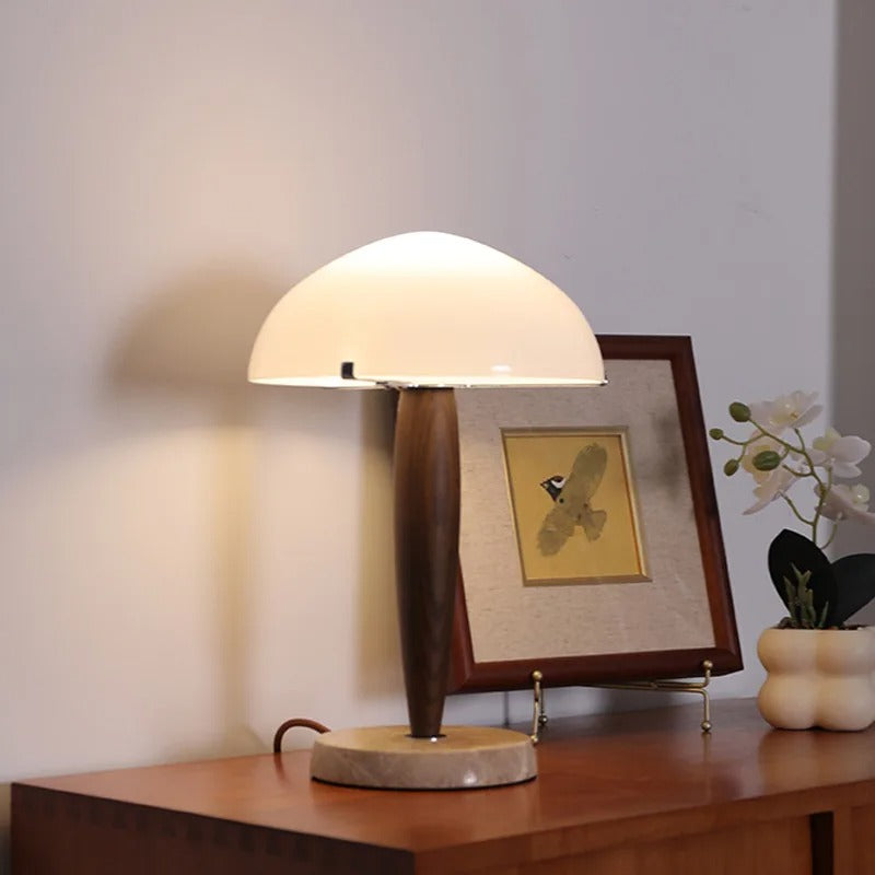 NORDYCKA LAMPA STOŁOWA RETRO