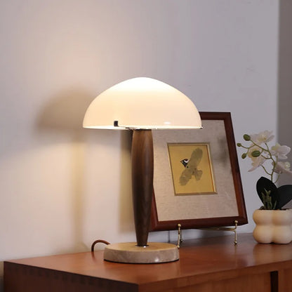 NORDYCKA LAMPA STOŁOWA RETRO