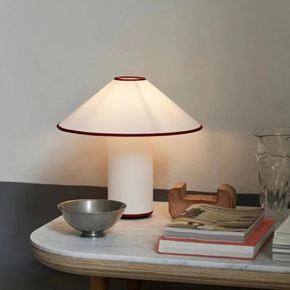 DESIGNERSKA LAMPA STOŁOWA Z TKANINY