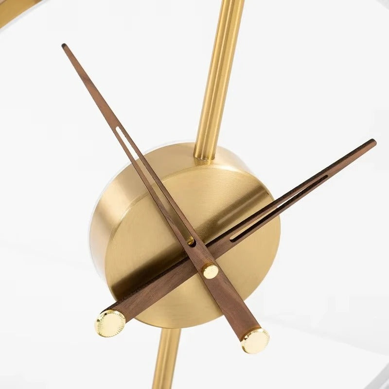 LAMPKA NOCNA Z FUNKCJĄ BEZPRZEWODOWEGO ŁADOWANIA I CYFROWYM ZEGAREM