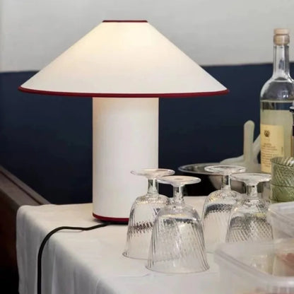 DESIGNERSKA LAMPA STOŁOWA Z TKANINY