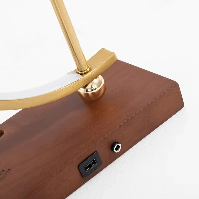 LAMPKA NOCNA Z FUNKCJĄ BEZPRZEWODOWEGO ŁADOWANIA I CYFROWYM ZEGAREM