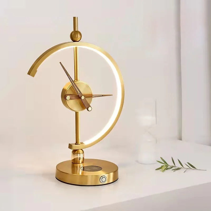 LAMPKA NOCNA Z FUNKCJĄ BEZPRZEWODOWEGO ŁADOWANIA I CYFROWYM ZEGAREM